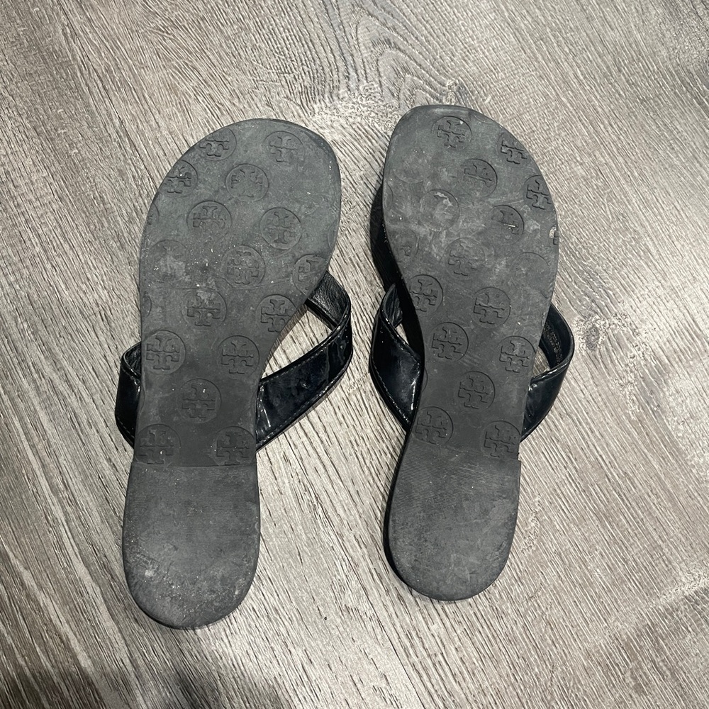 Tory Burch Patent Flip Flops - Picture 4 of 4